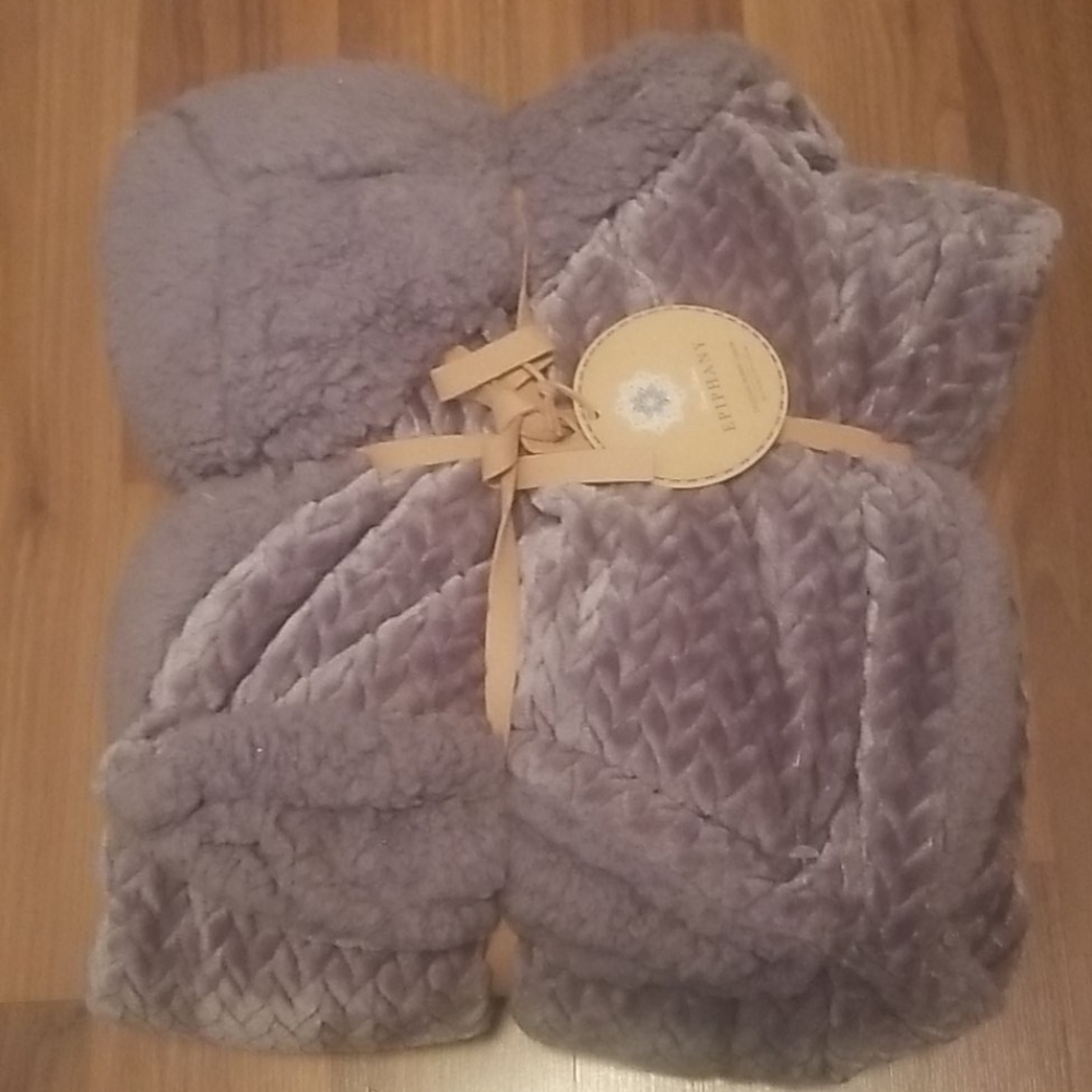 Epiphany throw blanket